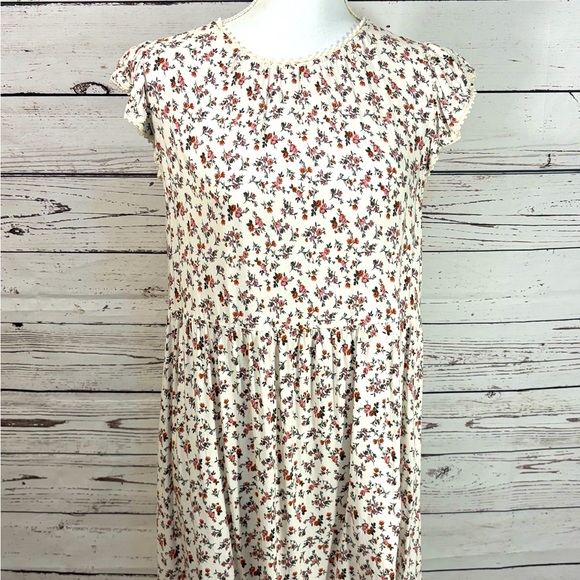 wild fable Dresses & Skirts - Wild Fable Cream Floral Cap Sleeve Summer Dress in Size Large